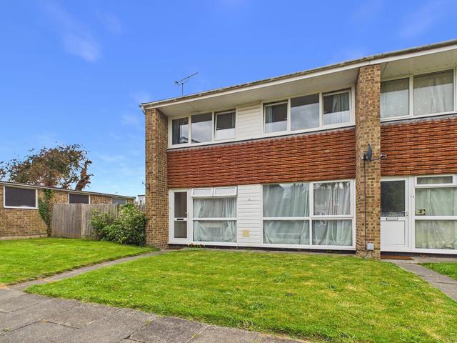 3 bed house — Somner Close Canterbury, Wincheap