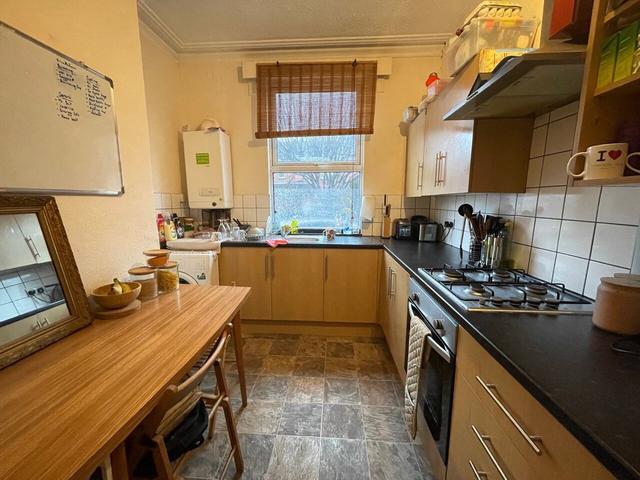 3 bed house — Thomas Street, Woodhouse