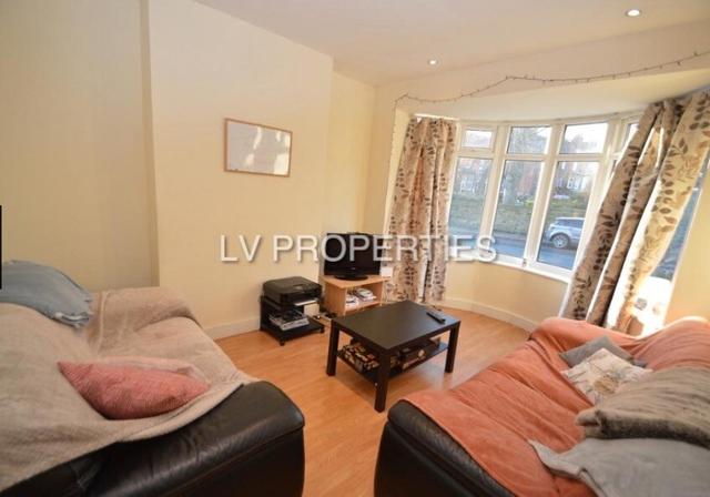 5 bed house — Bainbrigge Road, Headingley