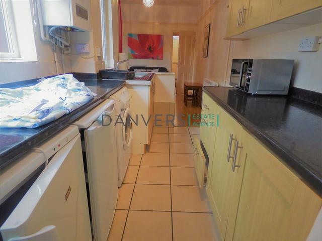 4 bed house — Wilberforce Road, Westcotes