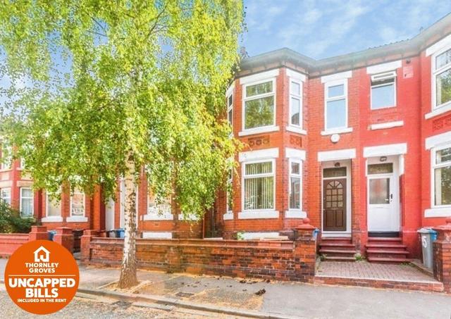 5 bed house — Kensington Avenue, Victoria Park
