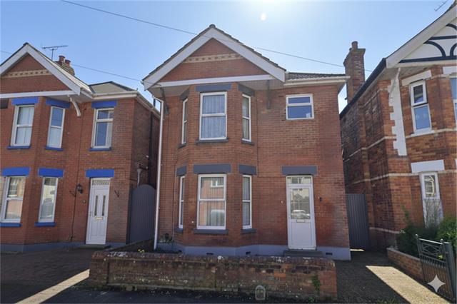 4 bed house — Green Road, Winton