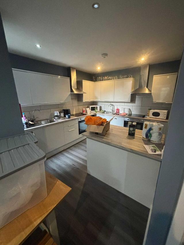 9 bed house — Egerton Road, Fallowfield