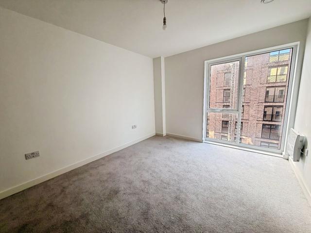 3 bed house — Grant Court, Salford