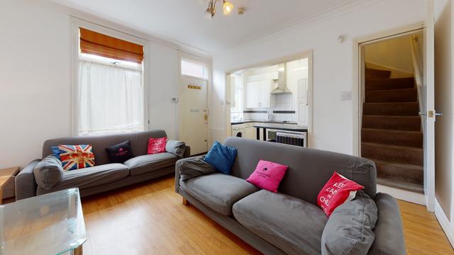 3 bed house — Thomas Street, Woodhouse