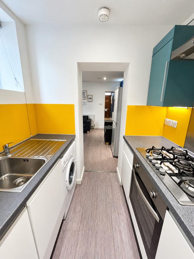 5 bed house — Beresford Street, Shelton