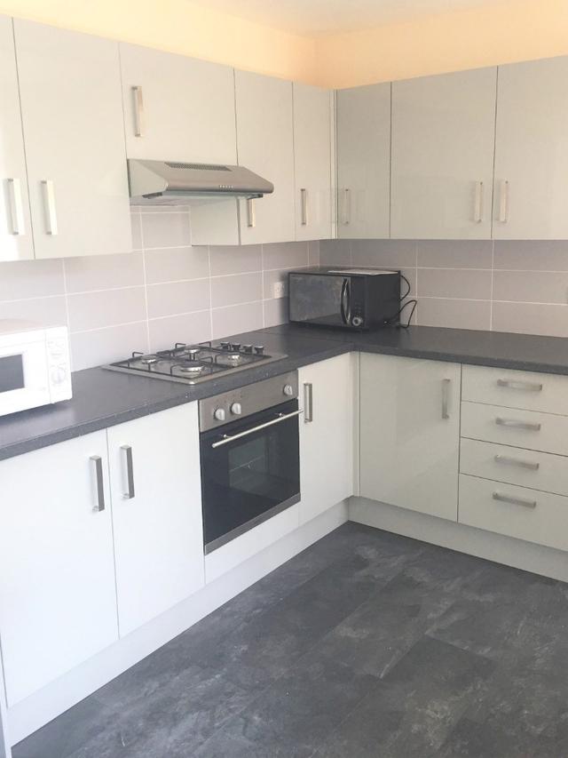 5 bed house — Fawcett Road, Southsea