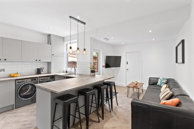 7 bed house — Stepping Lane, Ashbourne Road