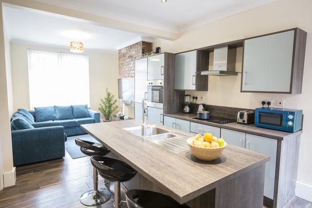 4 bed house — Haworth Street, Newland