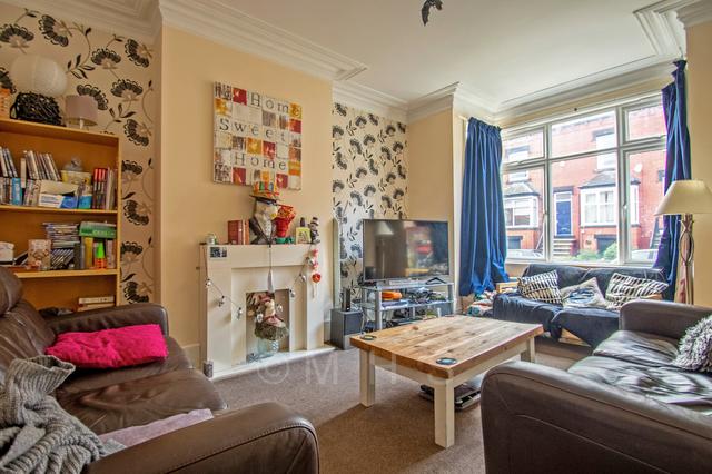 5 bed house — Beechwood View, Burley