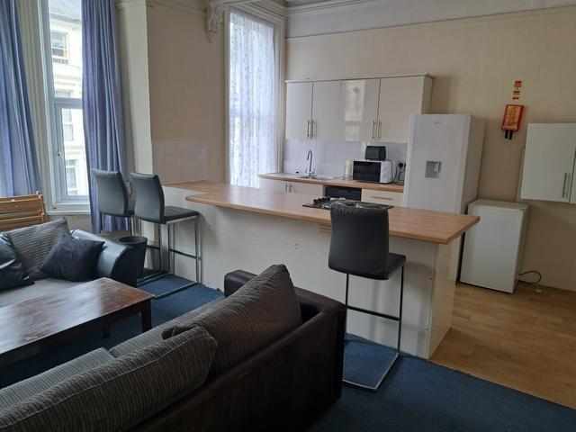 5 bed apartment — Nightingale Road, Southsea