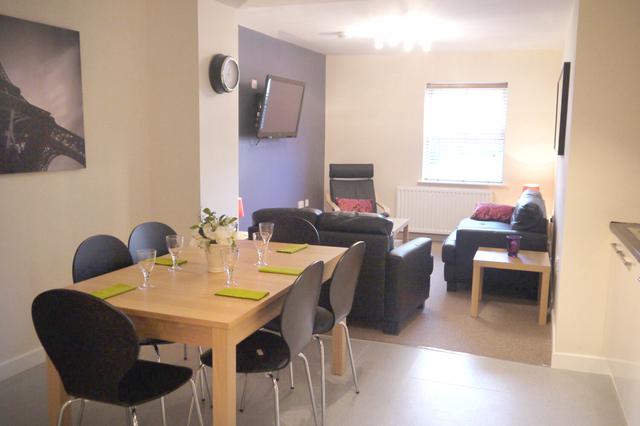 5 bed apartment — Tithebarn Street, City Centre