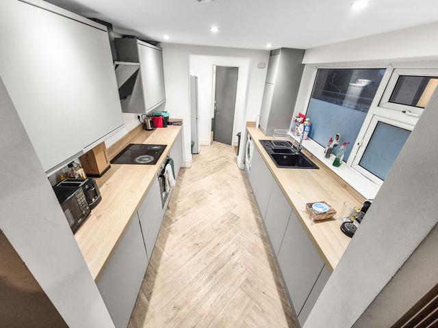 4 bed house — Exmouth Street, Newland