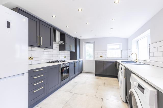 6 bed house — Beresford Avenue, Beverley Road