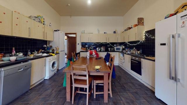 10 bed house — Kensington Terrace, Hyde Park