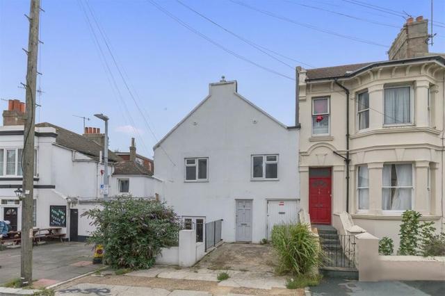 6 bed house — De Montfort Road, Elm Grove