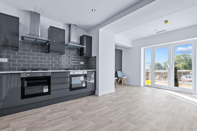 10 bed house — Walter Road, Uplands