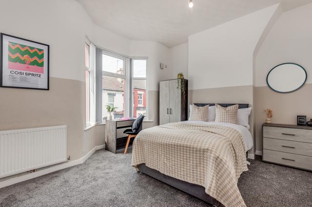 4 bed house — Cameron Street, Kensington