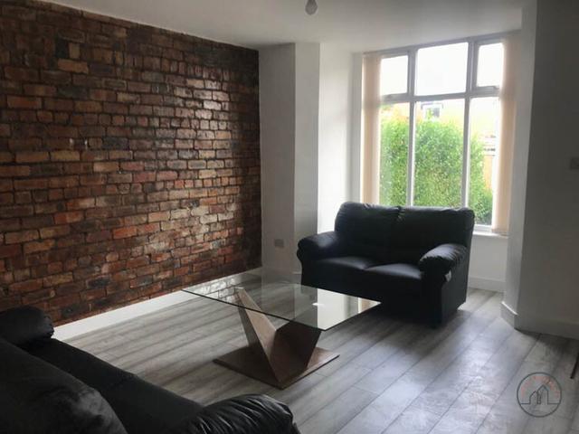 5 bed house — Brudenell View, Hyde Park