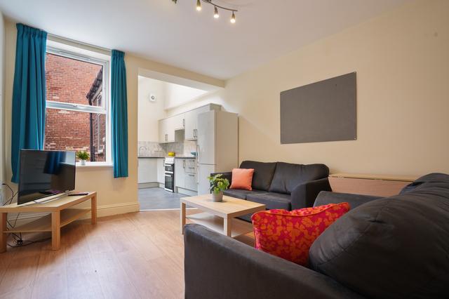 4 bed house — Stalker Lees Road, Ecclesall