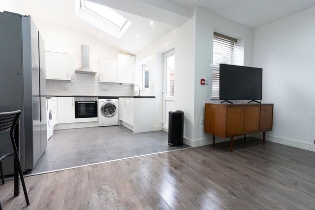 5 bed house — Stevenson Street, Wavertree