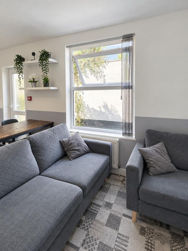 2 bed house — King Edward's Road, Brynmill