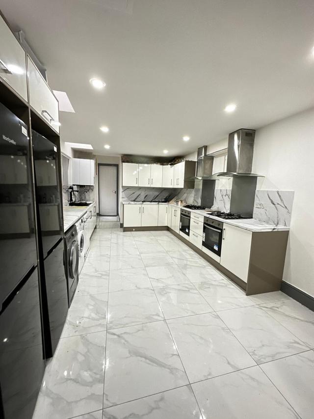 8 bed house — Selly Hill Road, Selly Oak