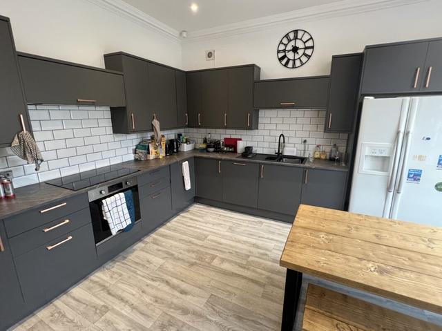 7 bed house — Hartley Avenue, Woodhouse