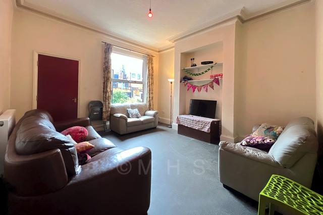 8 bed house — Regent Park Avenue, Hyde Park