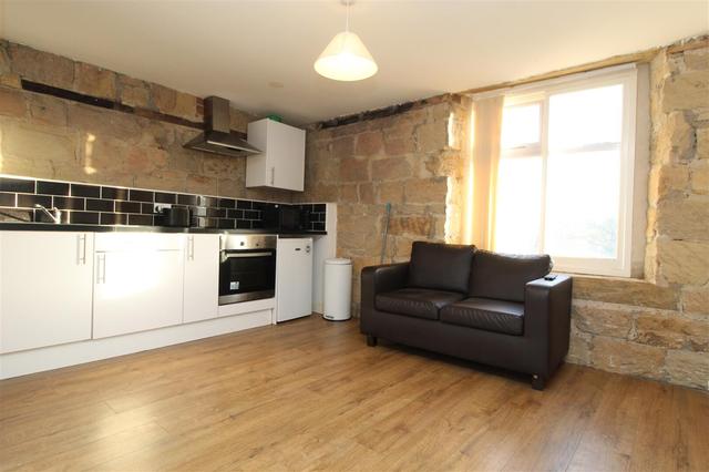 1 bed apartment — Sandford Place, Headingley