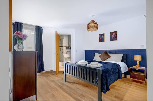2 bed apartment — St. John's Walk, City Centre