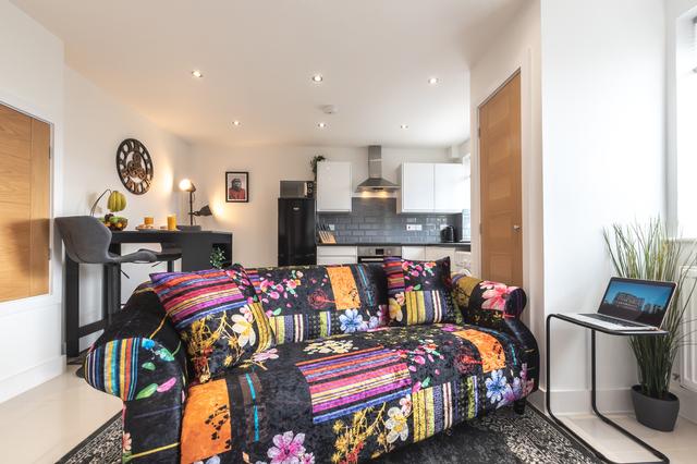 1 bed apartment — Atlantic Mansions 151 Albert Road South, City Centre
