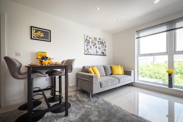 2 bed apartment — Atlantic Mansions 151 Albert Road South, City Centre