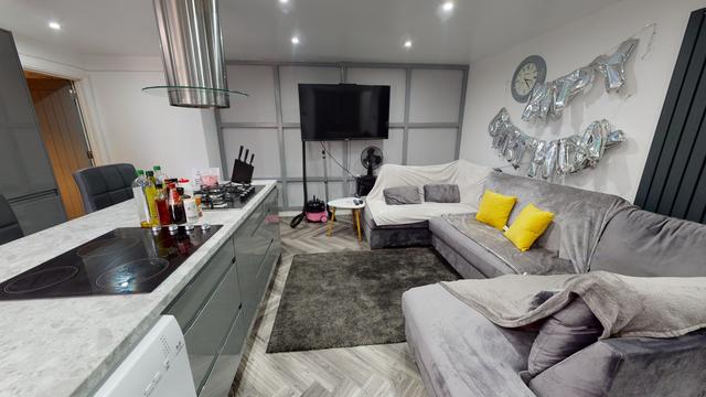 6 bed house — Warwards Lane, Selly Oak