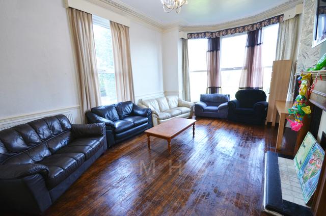 12 bed house — Grosvenor Road, Hyde Park