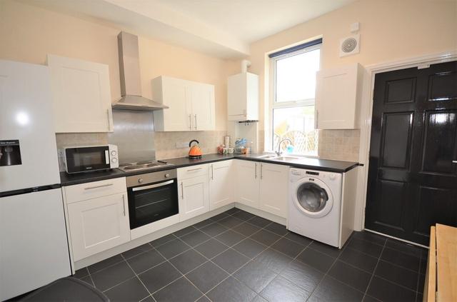 6 bed house — Clarke Street, Broomhall