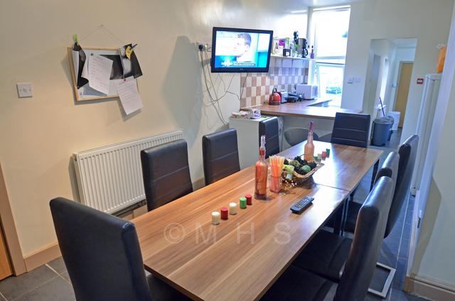 10 bed house — Woodsley Road, Woodhouse