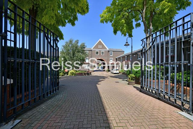5 bed house — Lockesfield Place, Canary Wharf