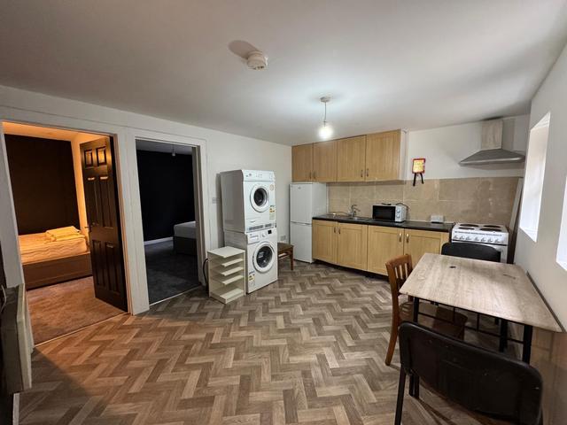2 bed house — Dillwyn Road, Sketty
