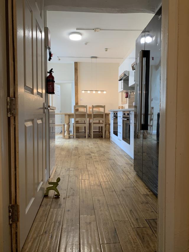 8 bed house — Queens Terrace, Jesmond