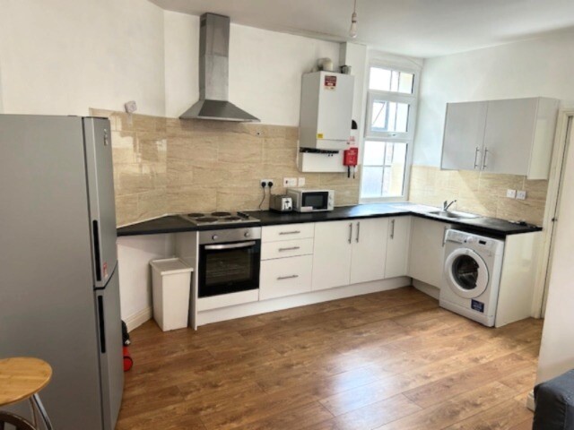 3 bed apartment — Bond Street, Hockley