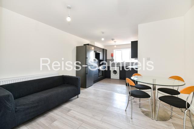 3 bed house — Ambassador Square, Canary Wharf