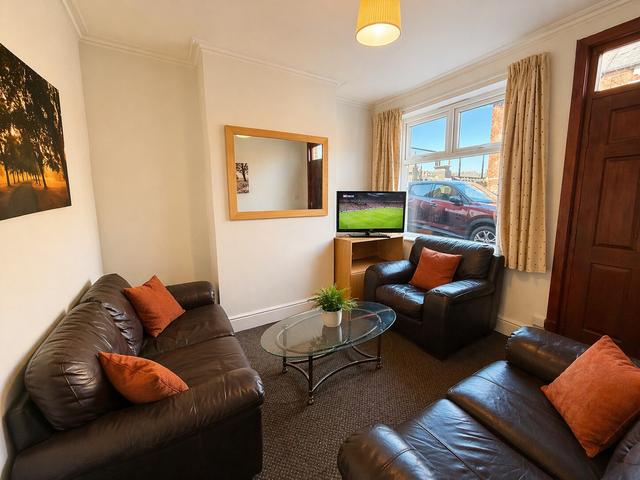 3 bed house — Warwick Street, Crookesmoor