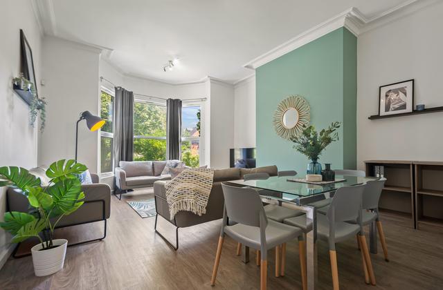 9 bed house — St John's Terrace, Hyde Park