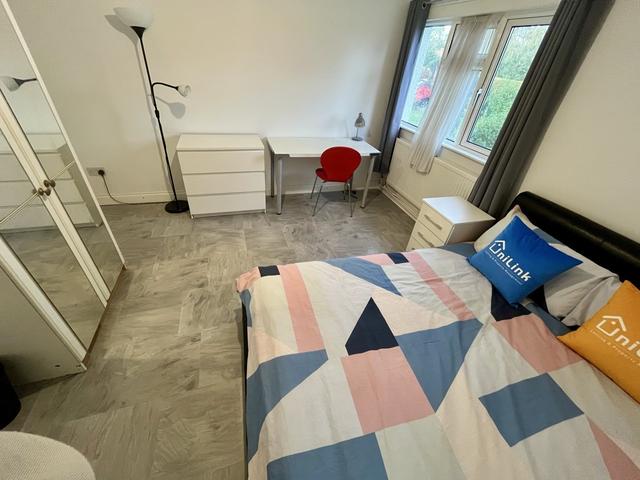 6 bed house — Orston Drive, Wollaton