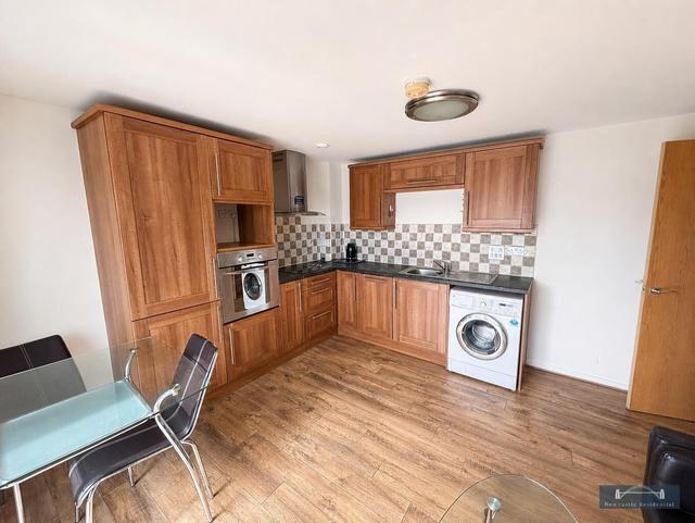 2 bed apartment — Hanover Street, City Centre