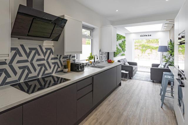 7 bed house — Montgomerie Road, Southsea