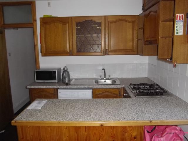 3 bed house — Hawthorne Avenue, Uplands