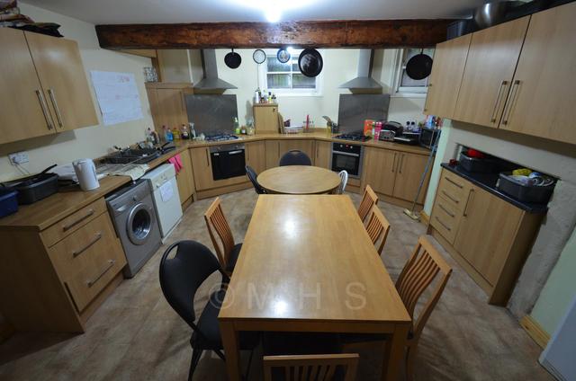 10 bed house — Regent Park Avenue, Hyde Park