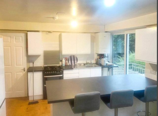 5 bed apartment — Brookvale Road, Portswood